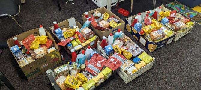 Klubíčko štěstí pravidelně využívá pomoc Potravinové banky Klubíčko štěstí pravidelně využívá pomoc Potravinové banky